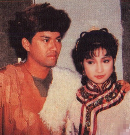 Hồ Nhất Đao -Hồ phu nhân của Lã Lương Vĩ – Thích Mỹ Trân trong phim Tuyết Sơn Phi Hồ, TVB sản xuất 1985.